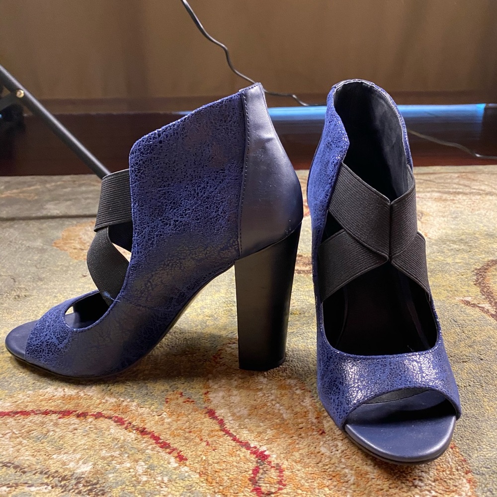 Charles david heels. Love😍